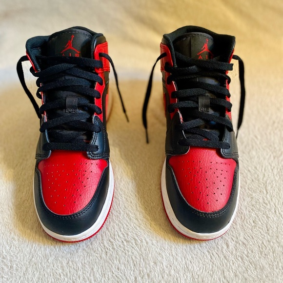 Air Jordan 1 Mid 'Banned' Shoes Size 7Y - Picture 7 of 8
